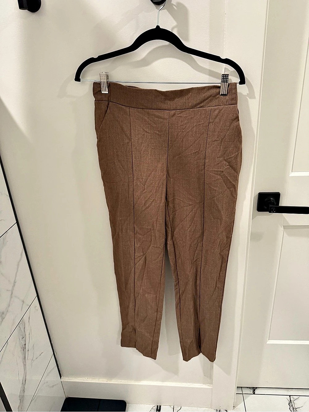 Straight Leg Pants in Brown Size Small Like New